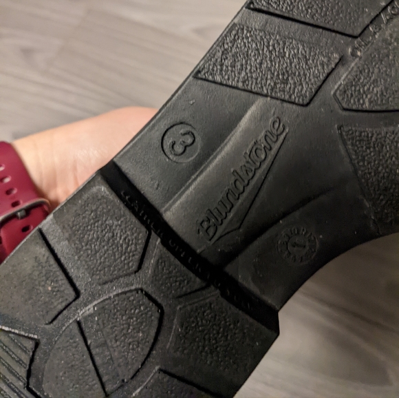 Blundstones - Picture 3 of 3